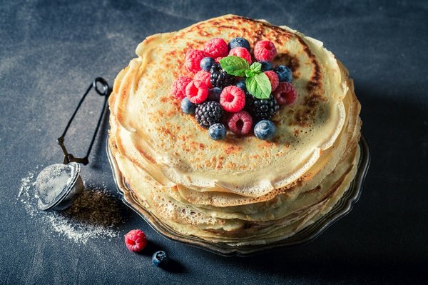 Quelle est la meilleure technique pour utiliser une poêle à pancakes pour des résultats homogènes?